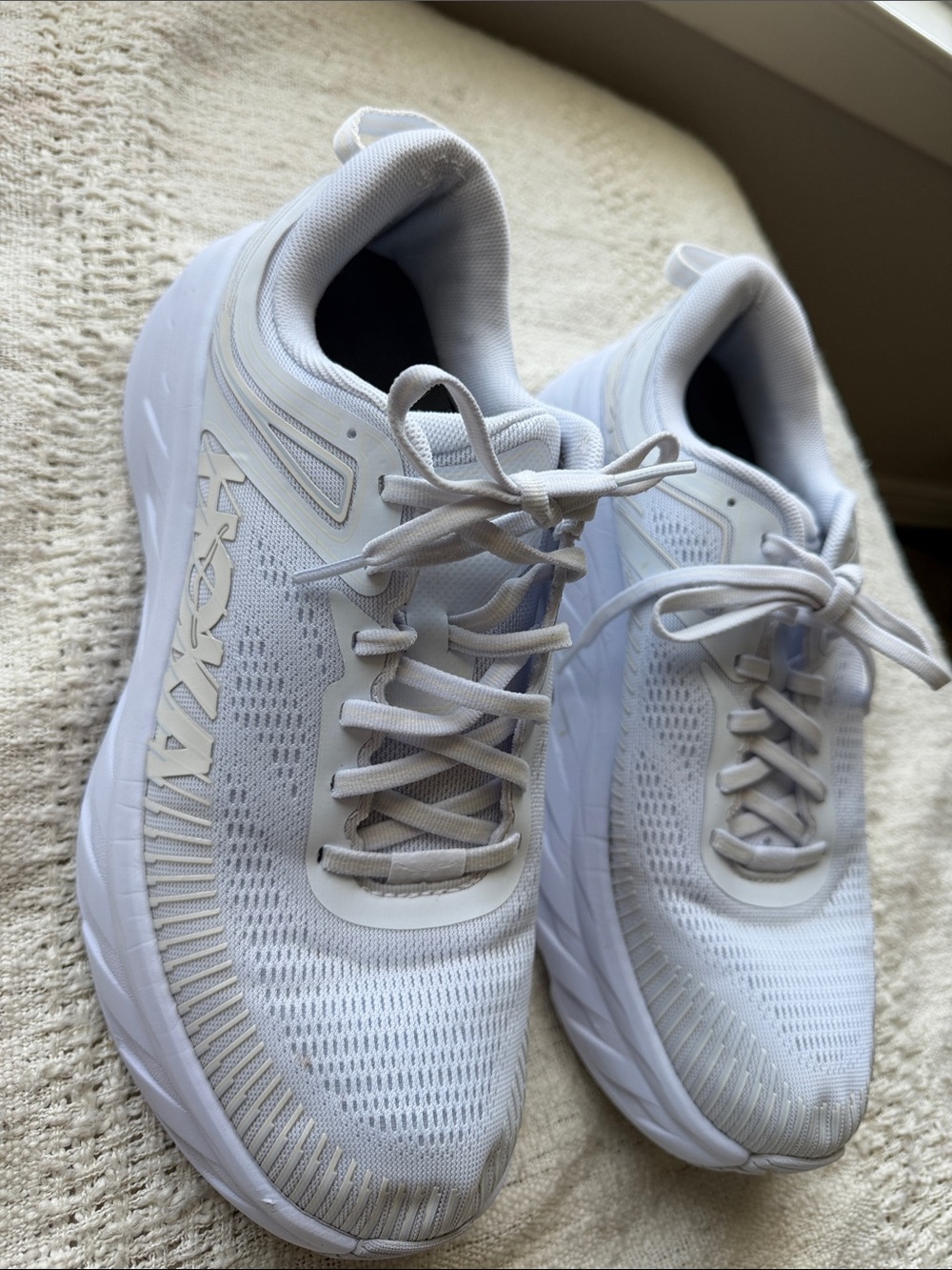 Hoka women’s White Running Shoes – Lightweight Breathable Trainer